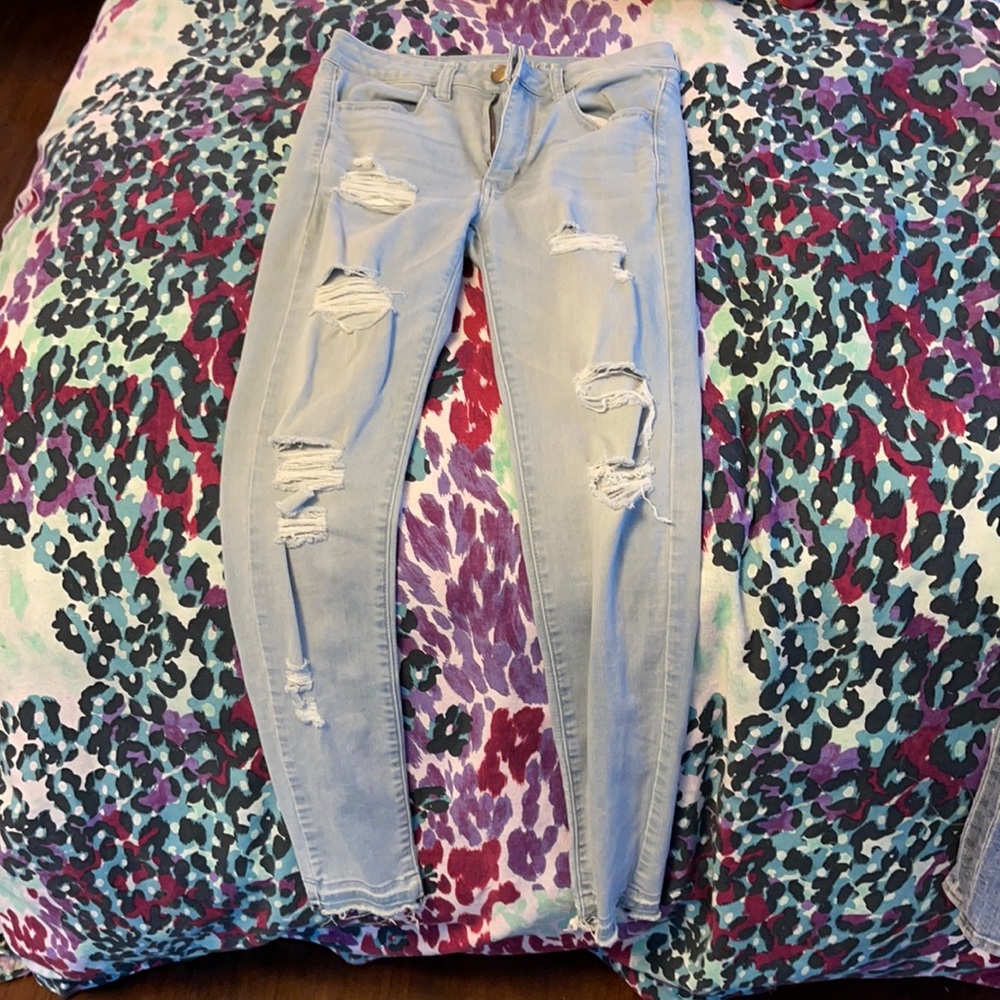 American eagle ripped jeans